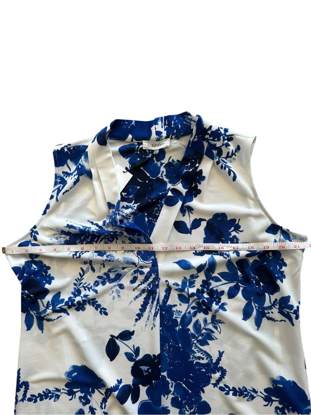 Calvin Klein Blue and White Floral Sleeveless Blouse Size L NWT - Picture 9 of 12
